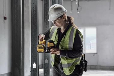 DEWALT Kreuzlinien-Laser Grün 18V 