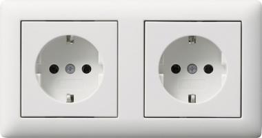 GIRA 479304 SCHUKO-Steckdose 2f verdr.+ 