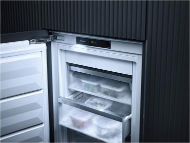 Miele FNS 7774 D EB-Gefrierschrank 