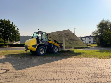 Pendora Flex bestehend aus: Betonsockel, 