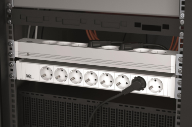 Bachmann 19" 1,5HE 8xSchuko weiß 333.001 