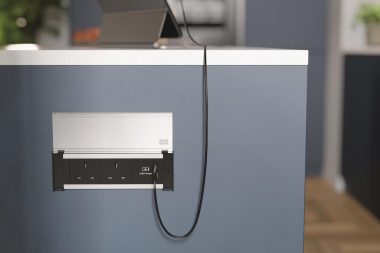 Bachmann KAPSA S 2xUK 90° 1xUSB  927.012 