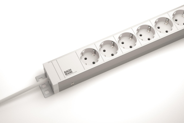 Bachmann 19" 1,5HE 8xSchuko weiß 333.001 